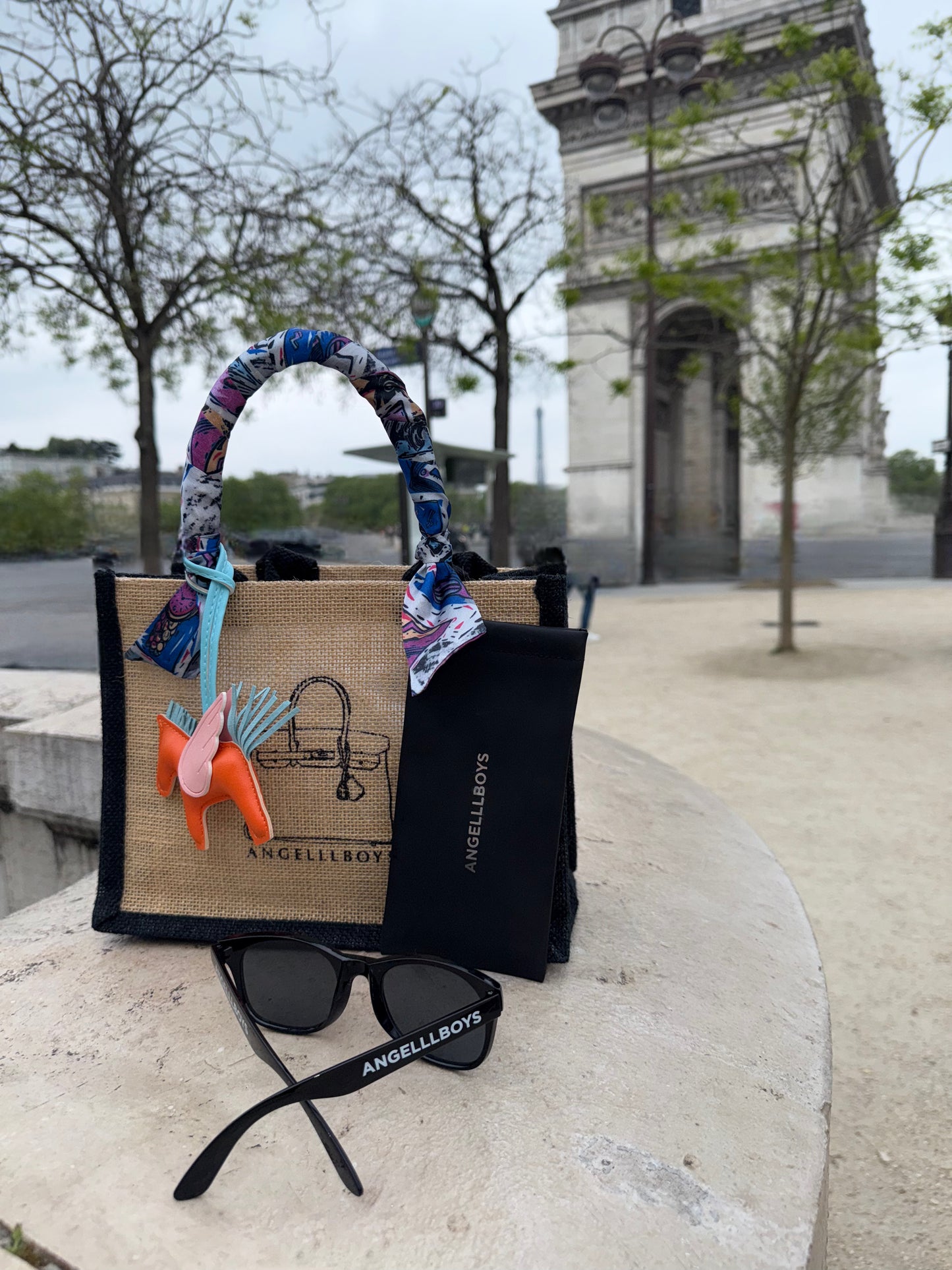 Notting Hill in Paris Bundle including Sunglasses (4pcs)