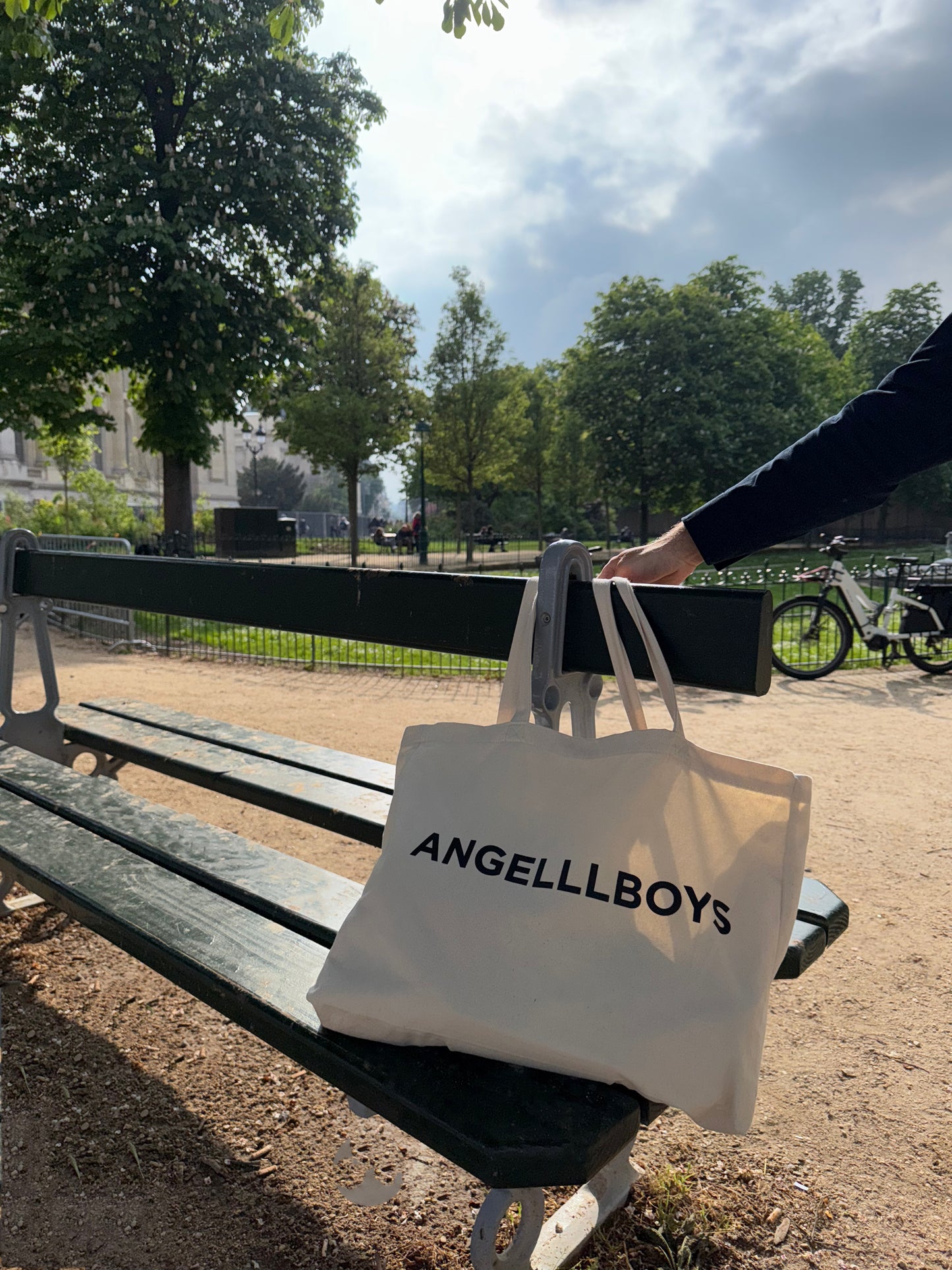 The Jet Set Tote