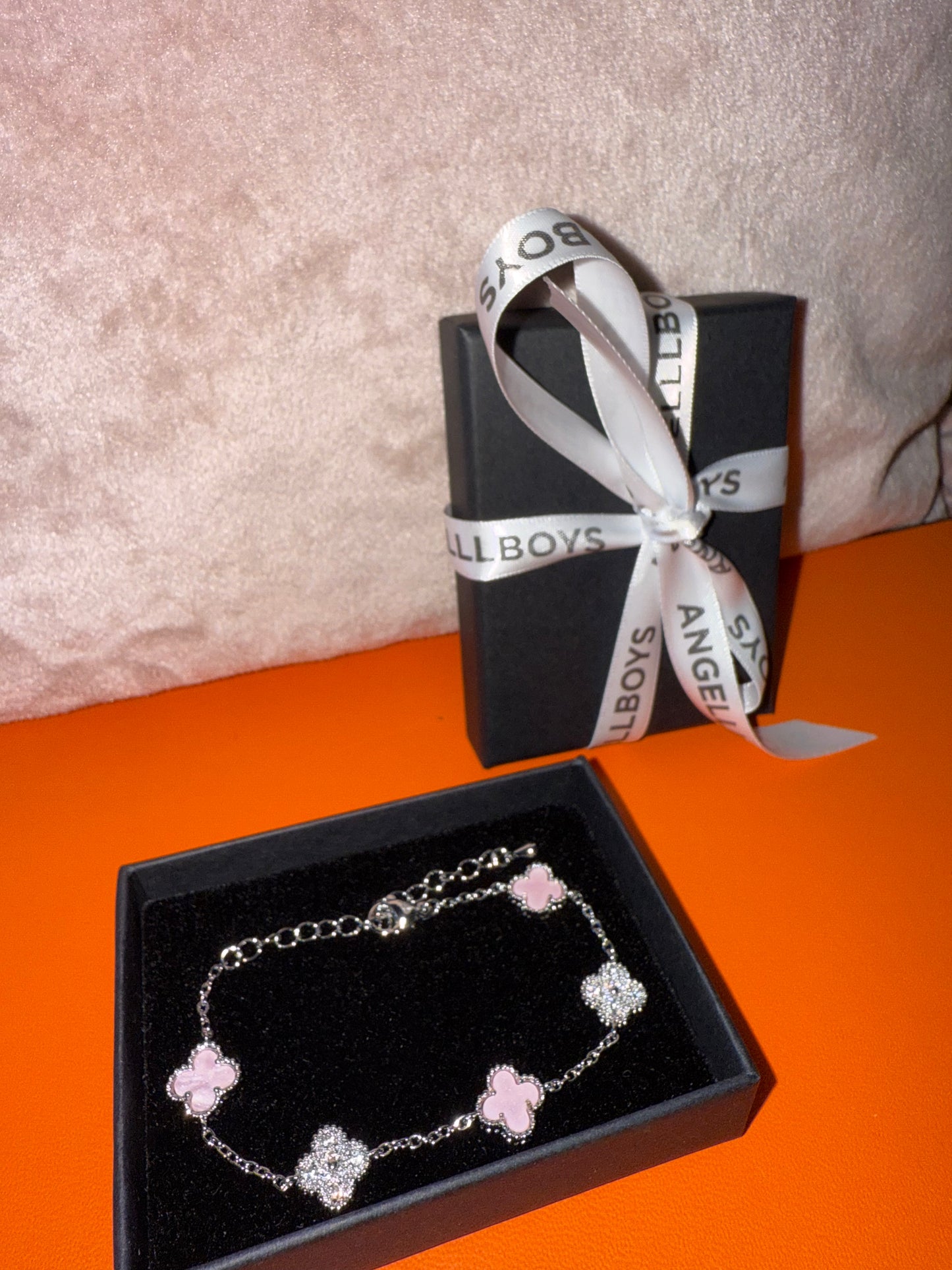 The Lucky Flower Bracelet in Pink Mother of Pearl and Diamonds
