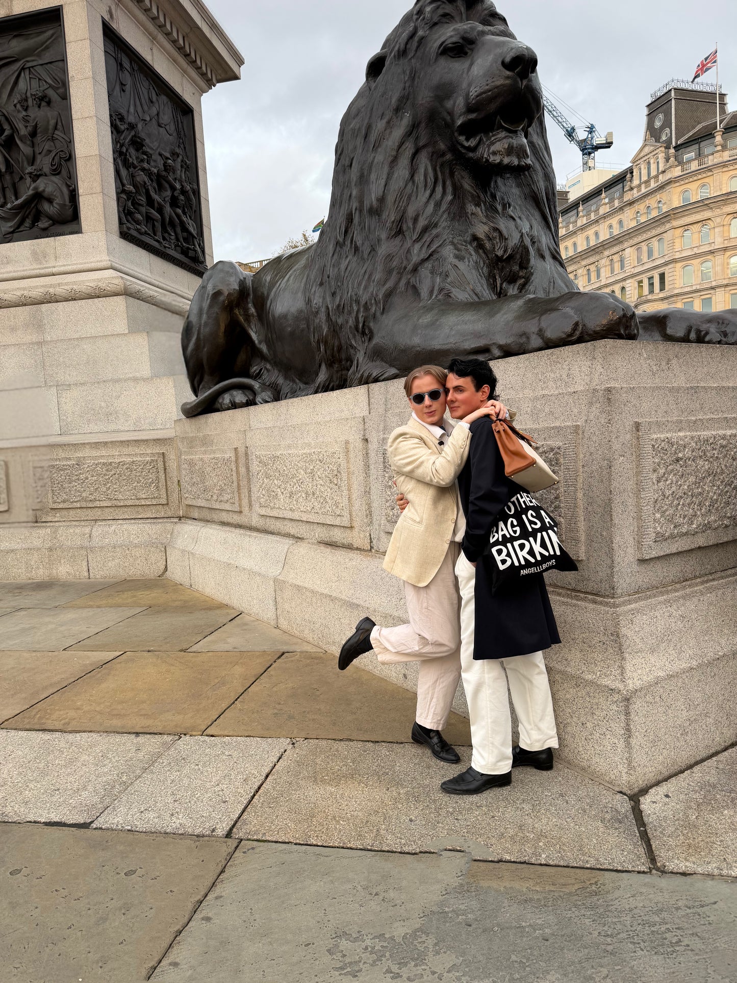 NEW IN: Classic Tote in Black